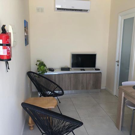 Ferienwohnung The Sea Across The Road Penthouse 5 St. Paul's Bay Exterior foto